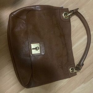 Sophisticated Brown Leather Shoulder Bag with Metallic Detail